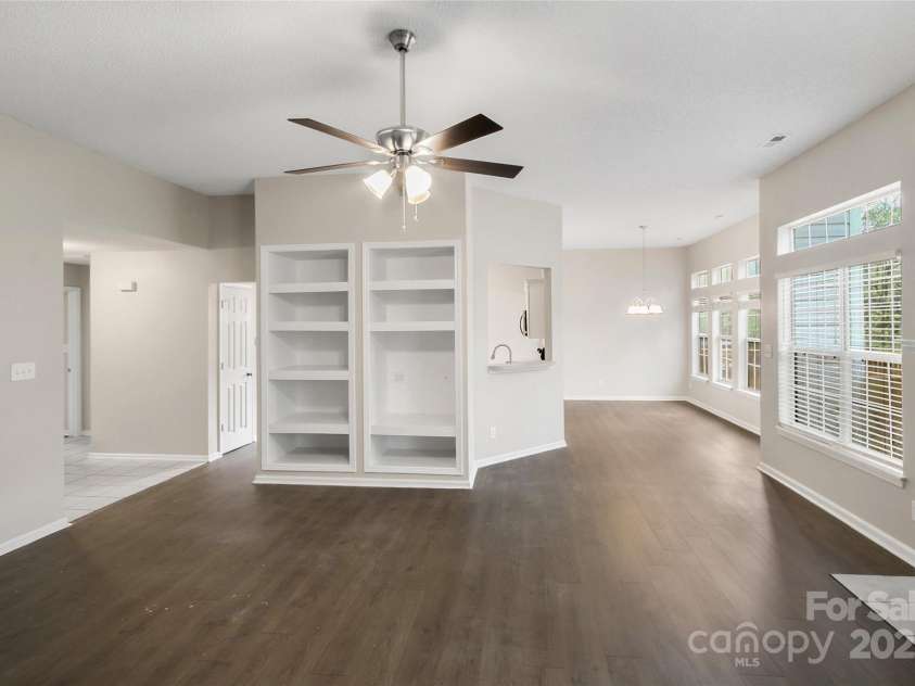 11834 Mourning Dove Lane, Charlotte, NC 28269.  MLS# CAR4277055, YatesRealty ID 30188. 