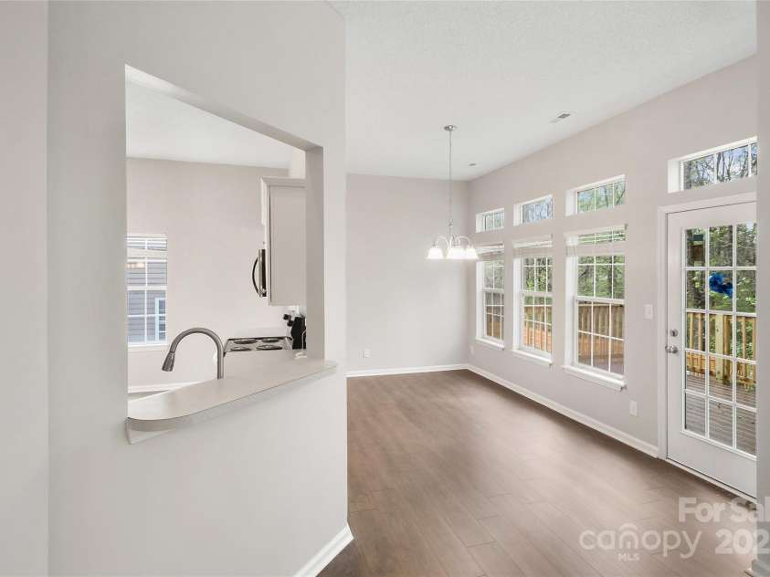 11834 Mourning Dove Lane, Charlotte, NC 28269.  MLS# CAR4277055, YatesRealty ID 30188. 