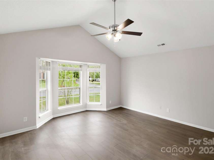 11834 Mourning Dove Lane, Charlotte, NC 28269.  MLS# CAR4277055, YatesRealty ID 30188. 