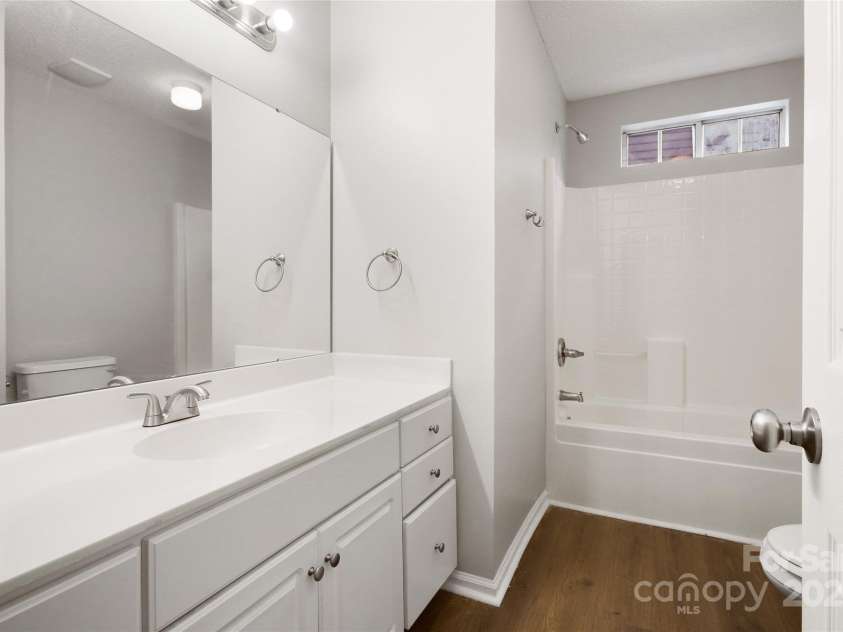 11834 Mourning Dove Lane, Charlotte, NC 28269.  MLS# CAR4277055, YatesRealty ID 30188. 