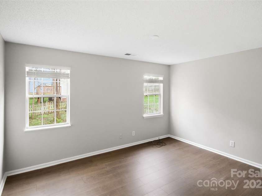 11834 Mourning Dove Lane, Charlotte, NC 28269.  MLS# CAR4277055, YatesRealty ID 30188. 