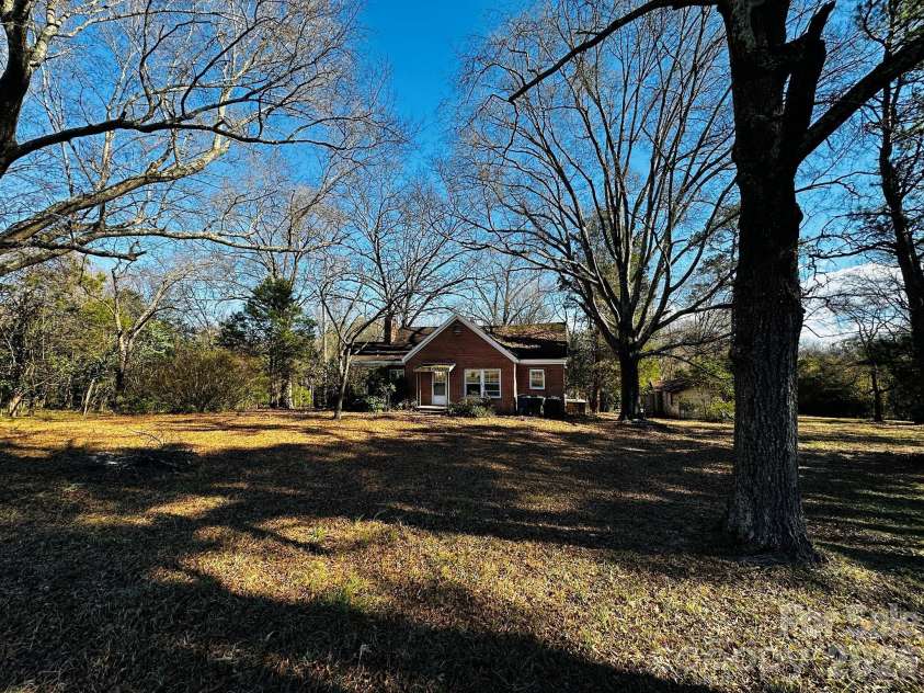 113 Stonecrest Circle, Concord, NC 28027.  MLS# CAR4337560, YatesRealty ID 3019. Front of house