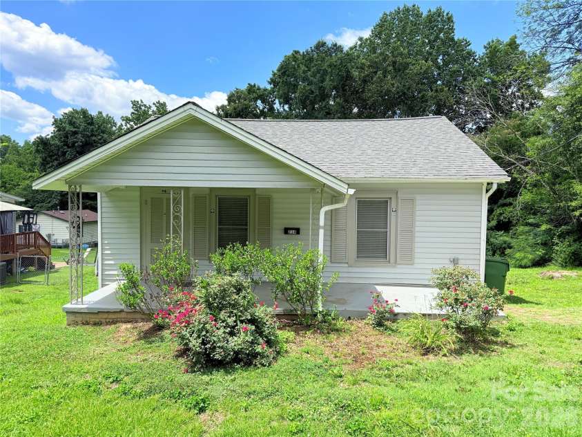 214 Wood Street, Mount Holly, NC 28120.  MLS# CAR4349065, YatesRealty ID 3019. 