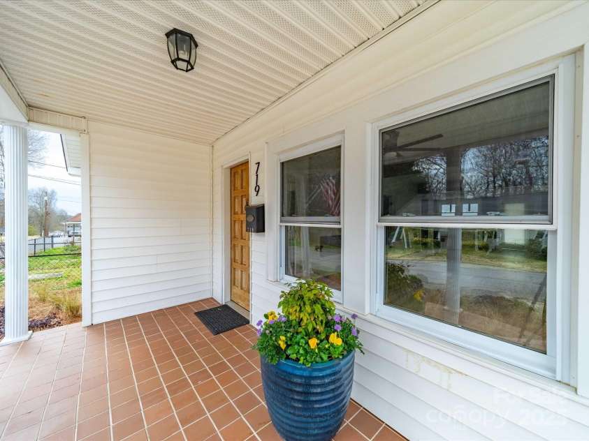 719 Washington Street, Cramerton, NC 28032.  MLS# CAR4227781, YatesRealty ID 3019. 