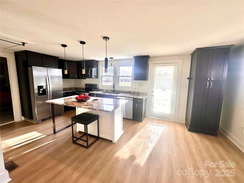 719 Washington Street, Cramerton, NC 28032.  MLS# CAR4227781, YatesRealty ID 3019. 