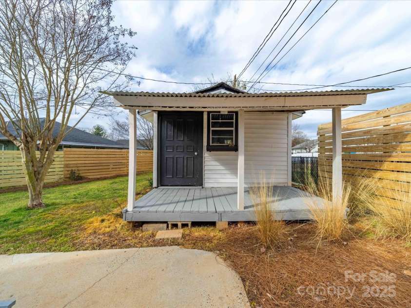719 Washington Street, Cramerton, NC 28032.  MLS# CAR4227781, YatesRealty ID 3019. 
