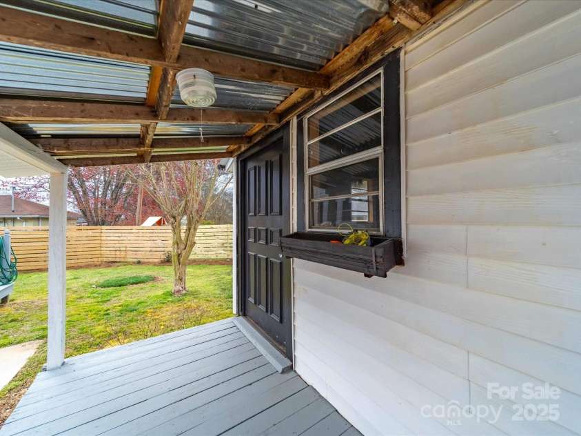 719 Washington Street, Cramerton, NC 28032.  MLS# CAR4227781, YatesRealty ID 3019. 