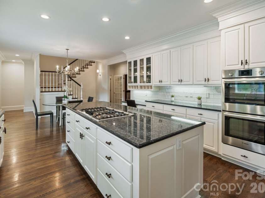 8124 Greencastle Drive, Charlotte, NC 28210.  MLS# CAR4364842, YatesRealty ID 30191. Kitchen.
