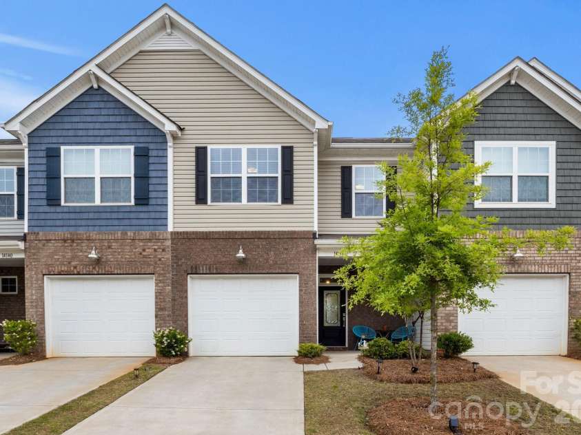14136 Castle Nook Drive, Charlotte, NC 28273.  MLS# CAR4376440, YatesRealty ID 30193. 