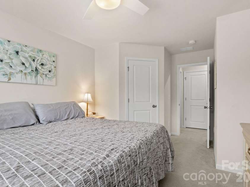 14136 Castle Nook Drive, Charlotte, NC 28273.  MLS# CAR4376440, YatesRealty ID 30193. 