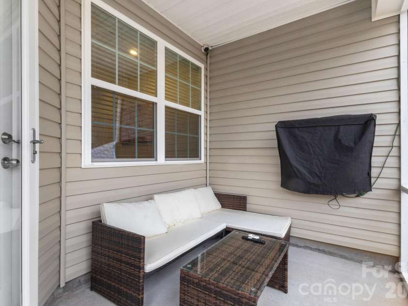 14136 Castle Nook Drive, Charlotte, NC 28273.  MLS# CAR4376440, YatesRealty ID 30193. 