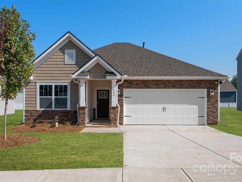 155 Ridgehaven Drive, Waynesville, NC 28786.  MLS# CAR4288409, YatesRealty ID 30194. Photos are representative