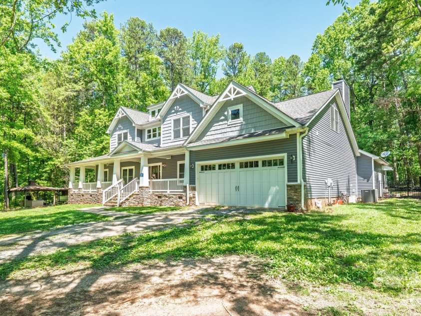 10200 Kerns Road, Huntersville, NC 28078.  MLS# CAR4382040, YatesRealty ID 30195. 