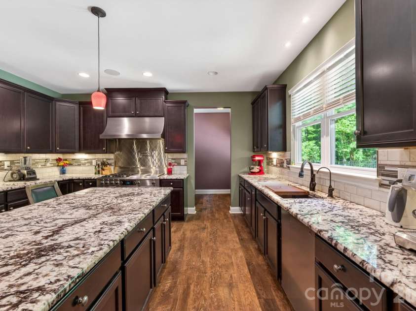 10200 Kerns Road, Huntersville, NC 28078.  MLS# CAR4382040, YatesRealty ID 30195. 