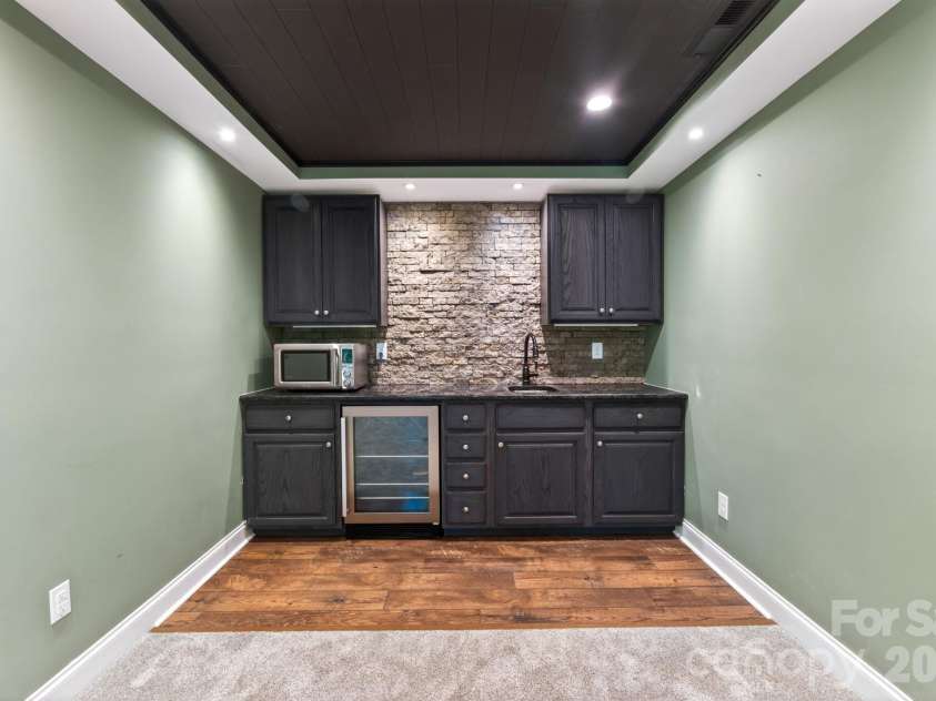 10200 Kerns Road, Huntersville, NC 28078.  MLS# CAR4382040, YatesRealty ID 30195. 