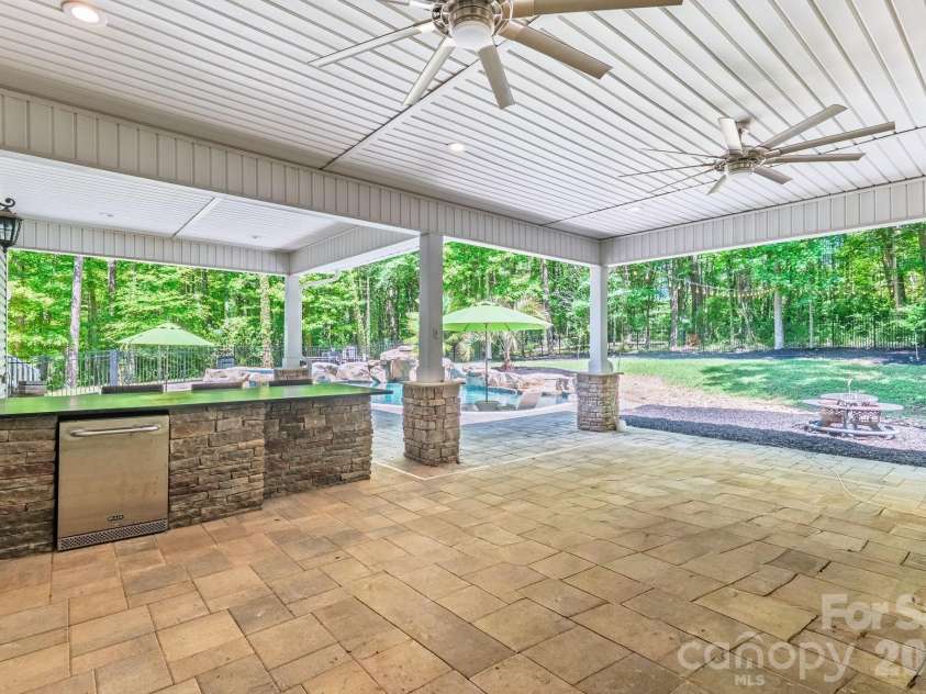 10200 Kerns Road, Huntersville, NC 28078.  MLS# CAR4382040, YatesRealty ID 30195. 