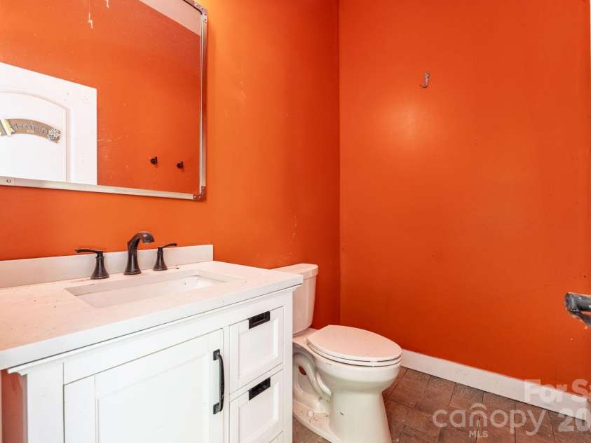 10200 Kerns Road, Huntersville, NC 28078.  MLS# CAR4382040, YatesRealty ID 30195. 