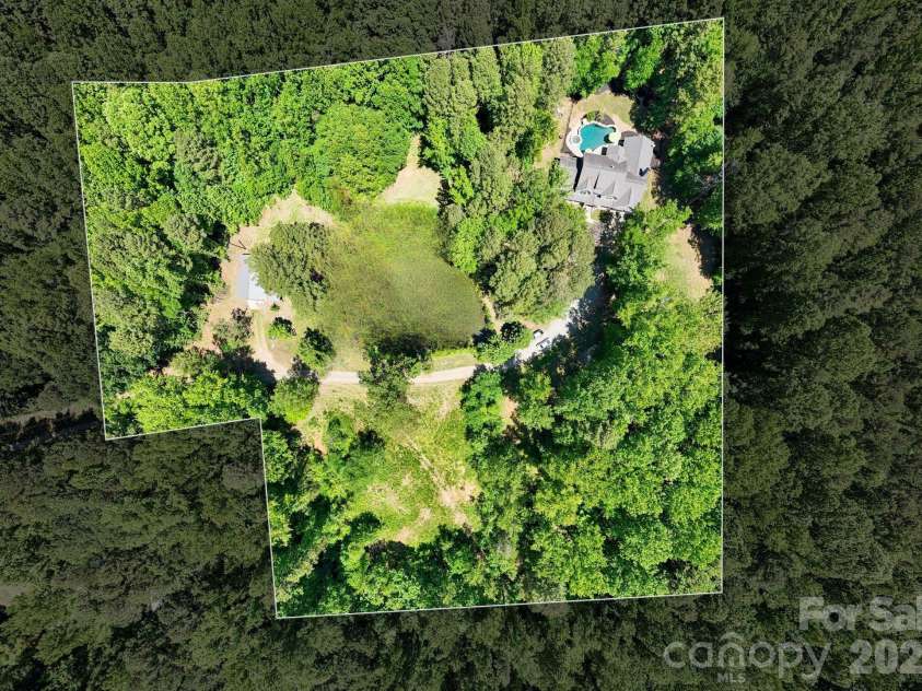 10200 Kerns Road, Huntersville, NC 28078.  MLS# CAR4382040, YatesRealty ID 30195. 