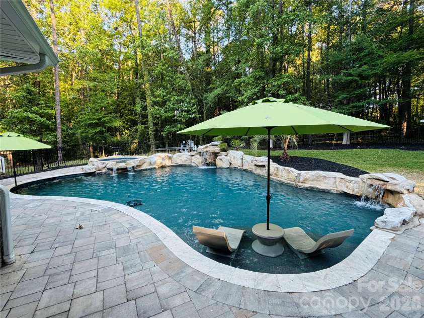 10200 Kerns Road, Huntersville, NC 28078.  MLS# CAR4382040, YatesRealty ID 30195. 
