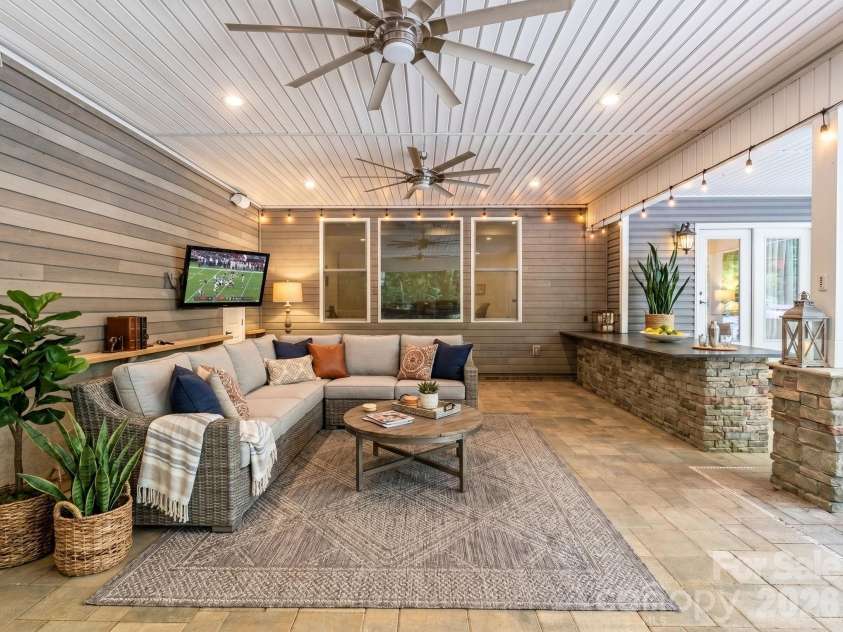 10200 Kerns Road, Huntersville, NC 28078.  MLS# CAR4382040, YatesRealty ID 30195. Virtually Staged
