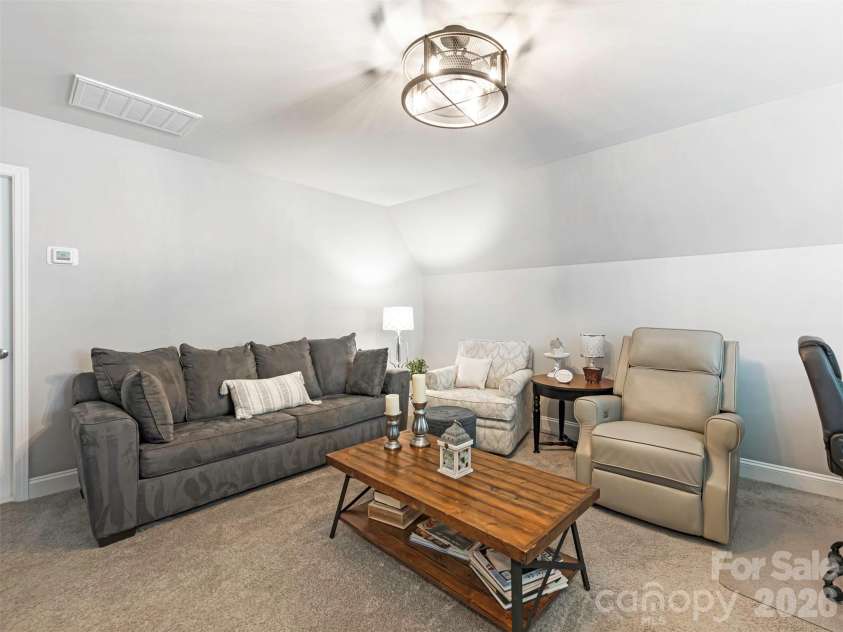 2070 Bonds Lane, Fort Mill, SC 29715.  MLS# CAR4380489, YatesRealty ID 30196. 