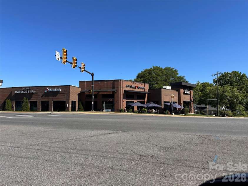 2070 Bonds Lane, Fort Mill, SC 29715.  MLS# CAR4380489, YatesRealty ID 30196. Nearby Restaurants