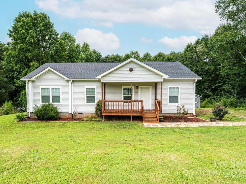 163 Primrose Drive, Stony Point, NC 28678.  MLS# CAR4288677, YatesRealty ID 30198. 