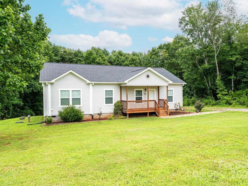 163 Primrose Drive, Stony Point, NC 28678.  MLS# CAR4288677, YatesRealty ID 30198. 