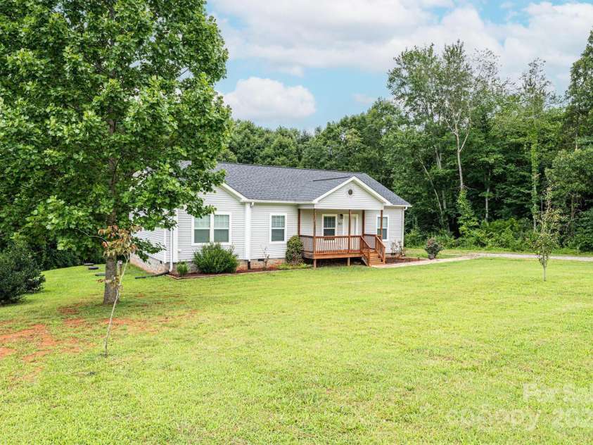 163 Primrose Drive, Stony Point, NC 28678.  MLS# CAR4288677, YatesRealty ID 30198. 