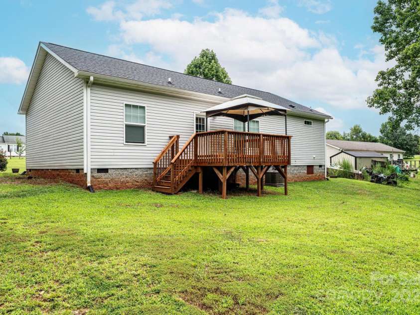 163 Primrose Drive, Stony Point, NC 28678.  MLS# CAR4288677, YatesRealty ID 30198. 