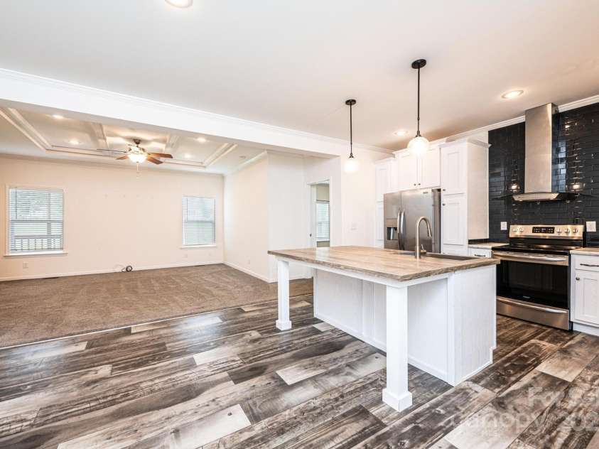 163 Primrose Drive, Stony Point, NC 28678.  MLS# CAR4288677, YatesRealty ID 30198. 