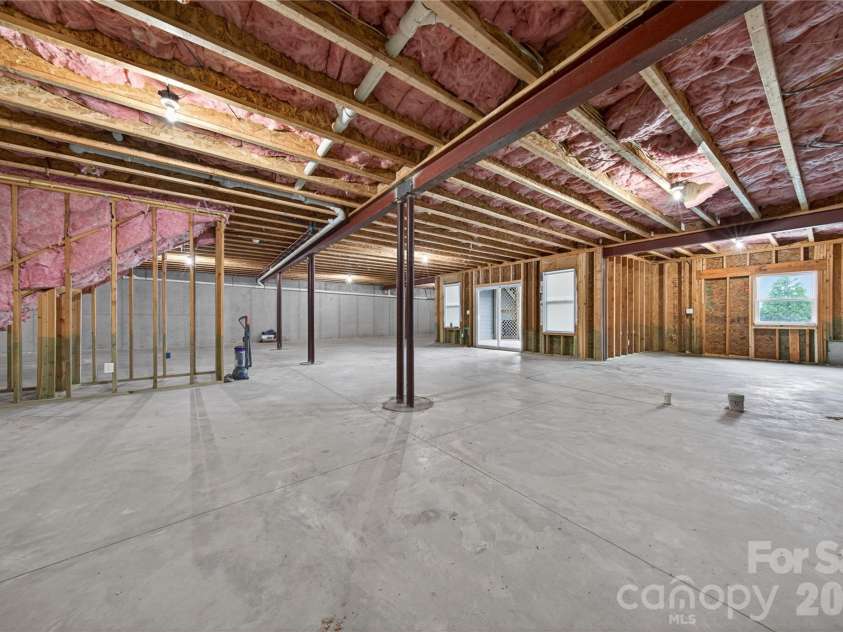 6044 Candlestick Lane, Lancaster, SC 29720.  MLS# CAR4385594, YatesRealty ID 30198. Almost 2000 Sq Foot Unfinished Basement