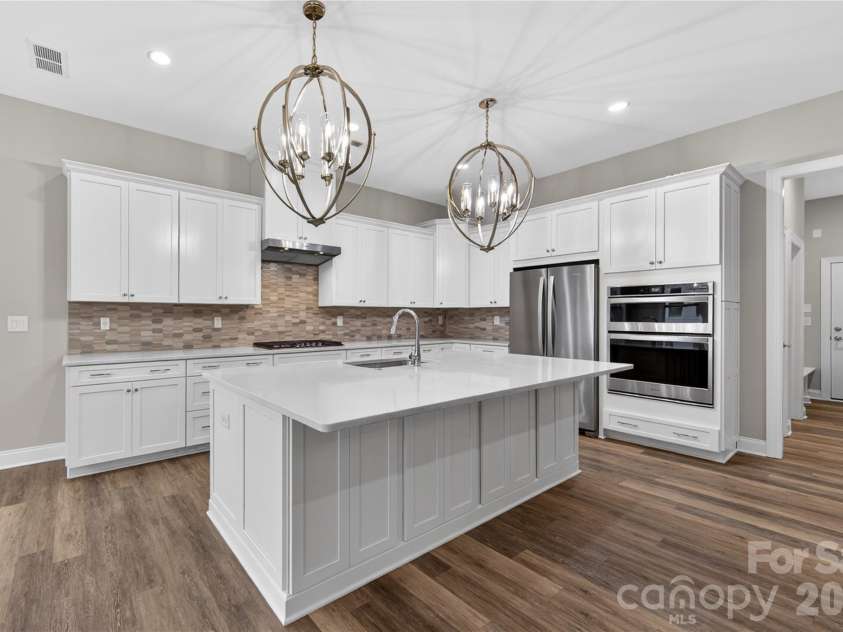 6044 Candlestick Lane, Lancaster, SC 29720.  MLS# CAR4385594, YatesRealty ID 30198. Custom Lighting Fixtures