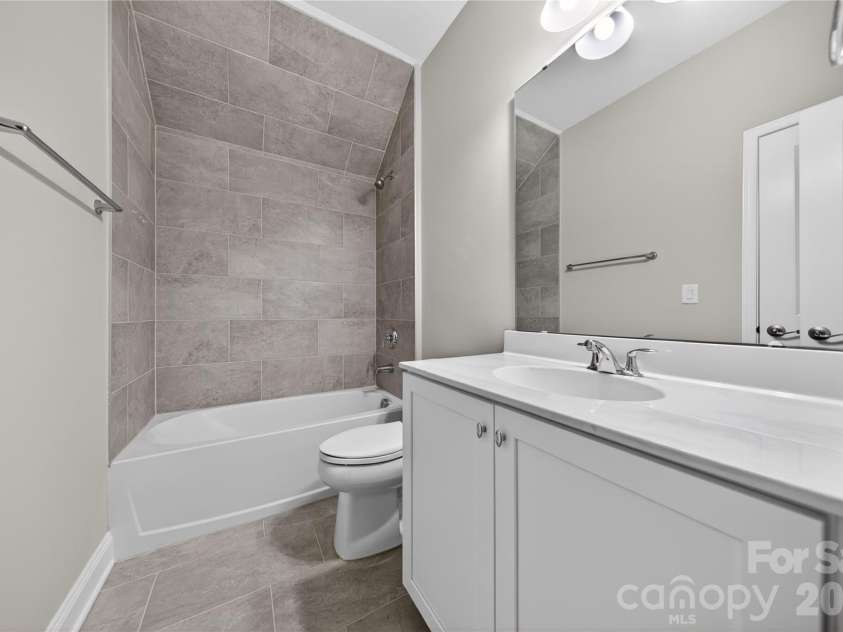 6044 Candlestick Lane, Lancaster, SC 29720.  MLS# CAR4385594, YatesRealty ID 30198. Full Bathroom Three