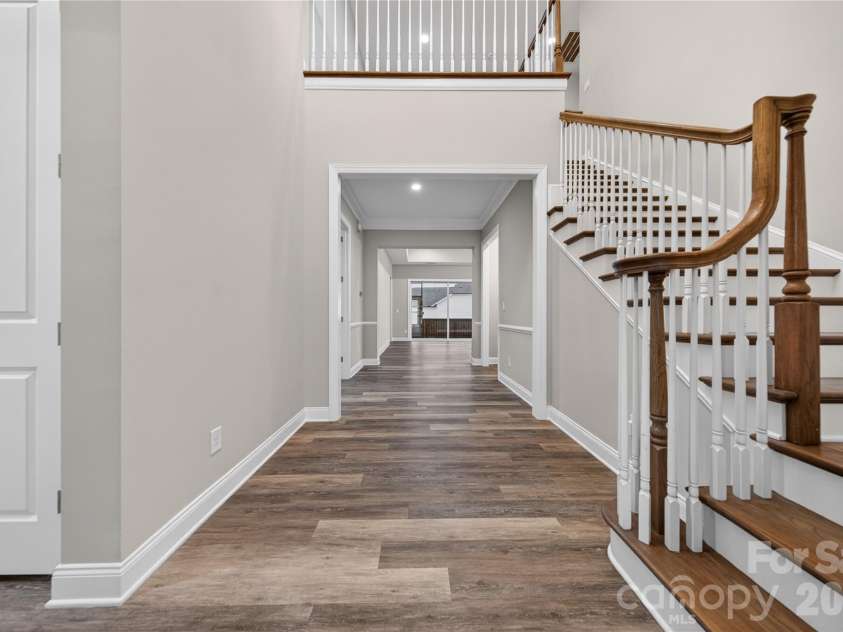 6044 Candlestick Lane, Lancaster, SC 29720.  MLS# CAR4385594, YatesRealty ID 30198. Grand 2-Story Foyer