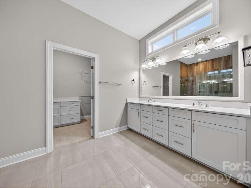 6044 Candlestick Lane, Lancaster, SC 29720.  MLS# CAR4385594, YatesRealty ID 30198. Primary Bath