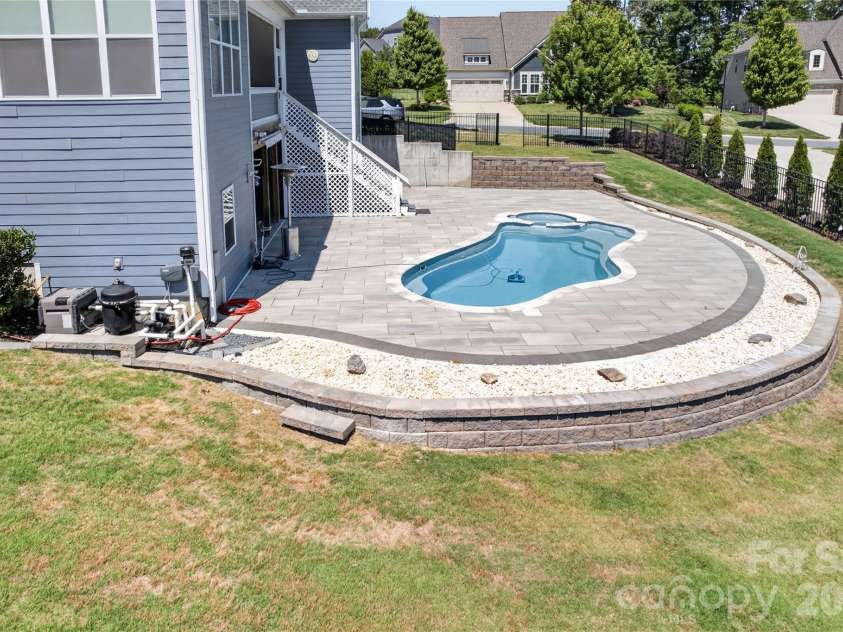 6044 Candlestick Lane, Lancaster, SC 29720.  MLS# CAR4385594, YatesRealty ID 30198. Privacy Landscaping