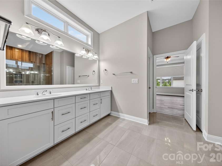6044 Candlestick Lane, Lancaster, SC 29720.  MLS# CAR4385594, YatesRealty ID 30198. Tile Floors