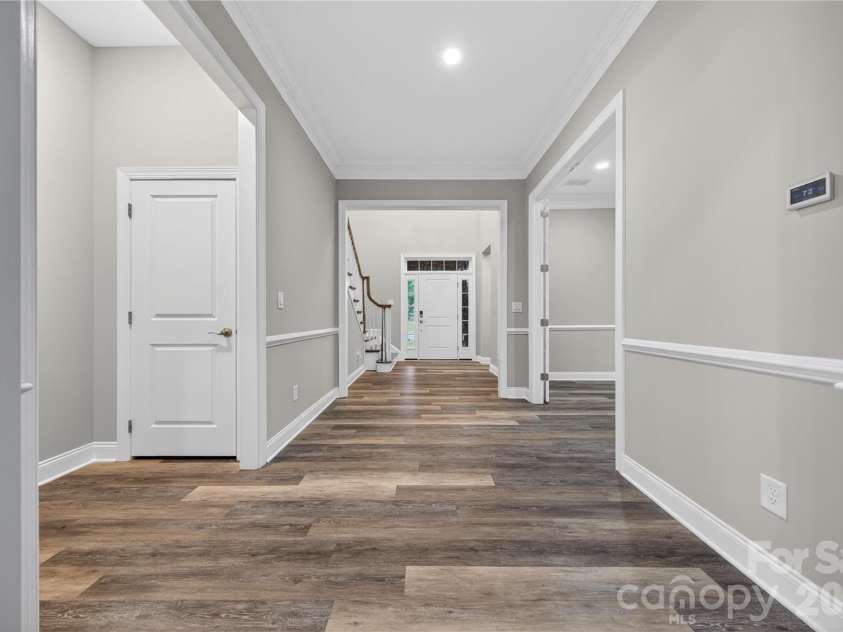 6044 Candlestick Lane, Lancaster, SC 29720.  MLS# CAR4385594, YatesRealty ID 30198. Wide Hall Ways