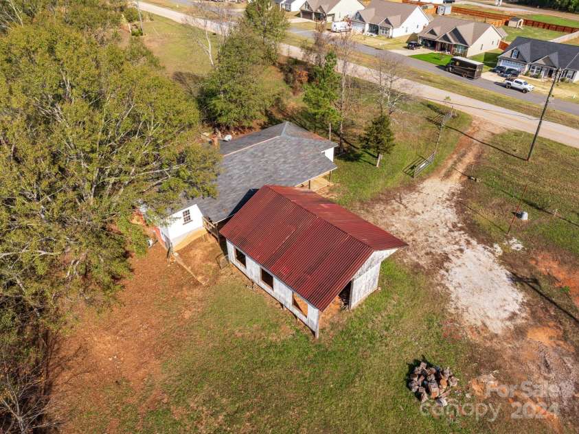 152 Long Branch Road, Chesnee, SC 29323.  MLS# CAR4204540, YatesRealty ID 302. Paved road access.