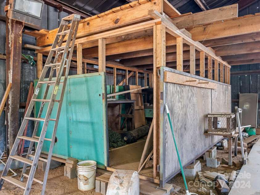 152 Long Branch Road, Chesnee, SC 29323.  MLS# CAR4204540, YatesRealty ID 302. This smaller area could be finished out for many different possibilities - an office, animal pen, tack room? You decide.  