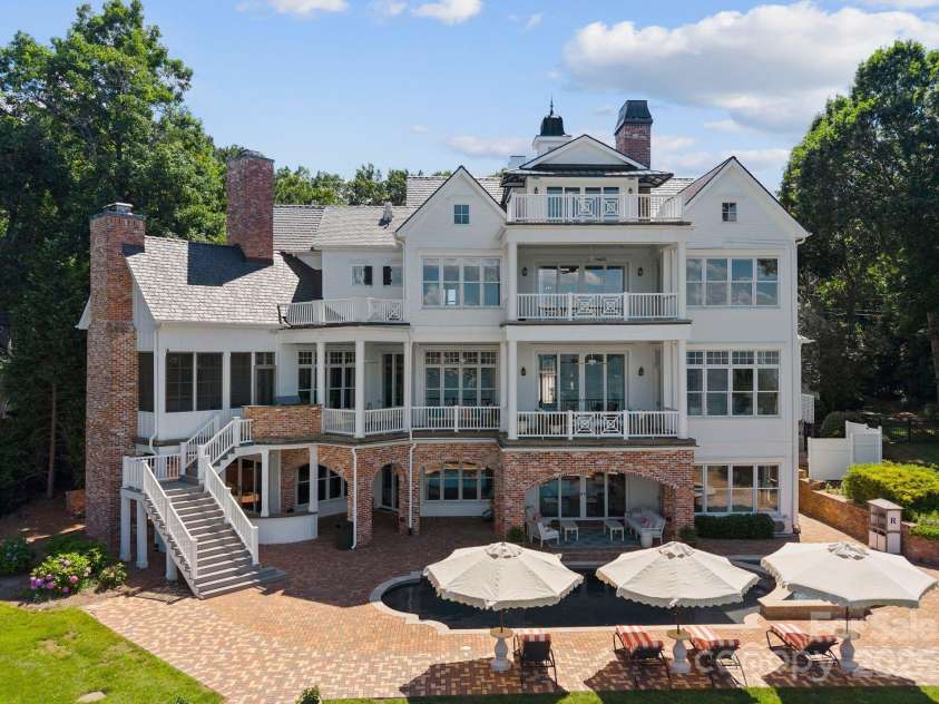 16921 Jetton Road, Cornelius, NC 28031.  MLS# CAR4191237, YatesRealty ID 302. Private and oversized yard