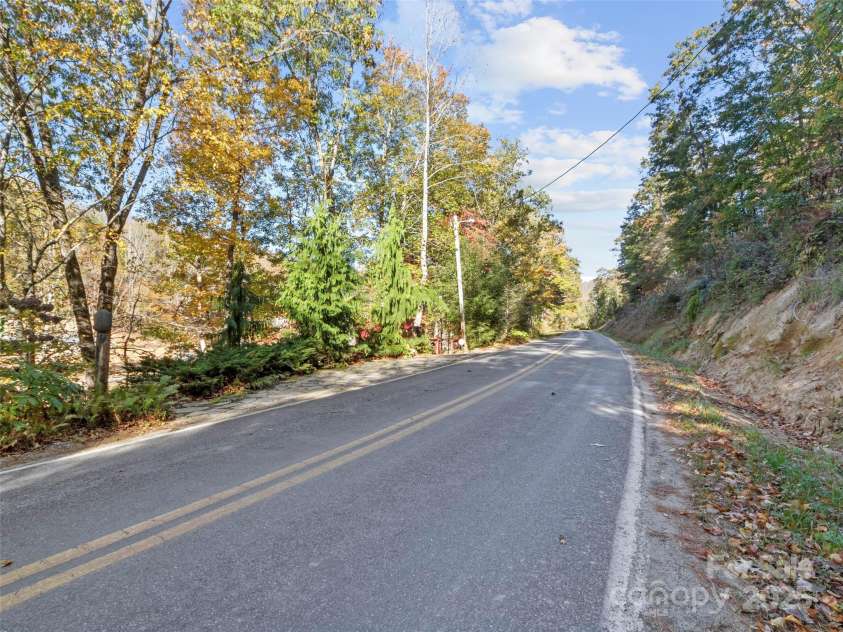 996 Halls Chapel Road, Burnsville, NC 28714.  MLS# CAR4314014, YatesRealty ID 302. 