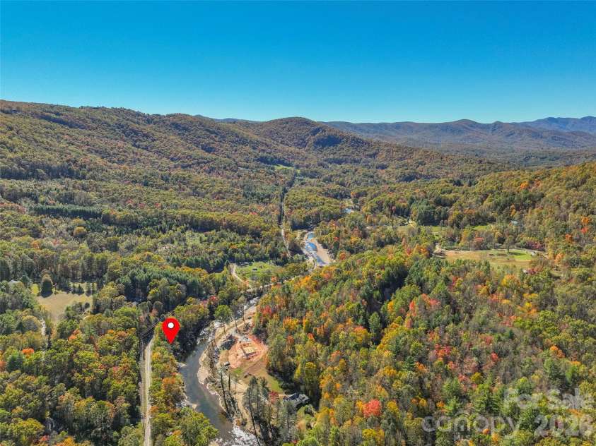 996 HALLS CHAPEL Road, Burnsville, NC 28714.  MLS# CAR4314014, YatesRealty ID 302. Nestled in the Blue Ridge mountains.