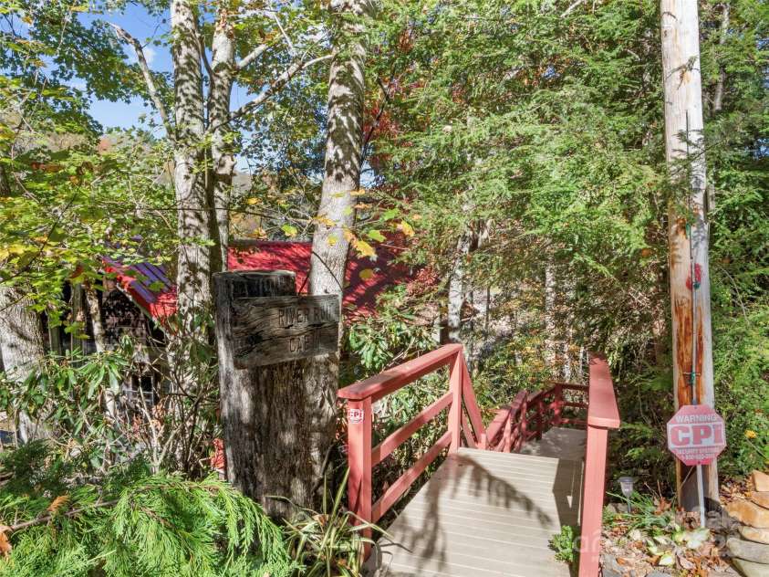 996 Halls Chapel Road, Burnsville, NC 28714.  MLS# CAR4314014, YatesRealty ID 302. Steps to paradise