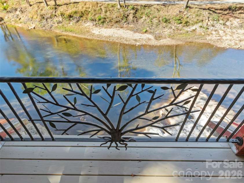 996 HALLS CHAPEL Road, Burnsville, NC 28714.  MLS# CAR4314014, YatesRealty ID 302. Top floor porch