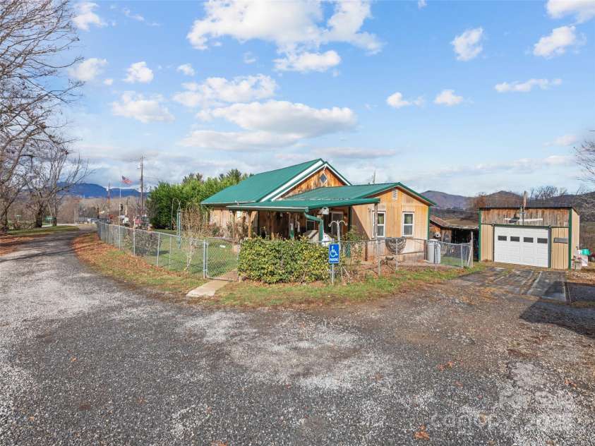 12 Messer Valley Lane, Canton, NC 28716.  MLS# CAR4202635, YatesRealty ID 3020. 