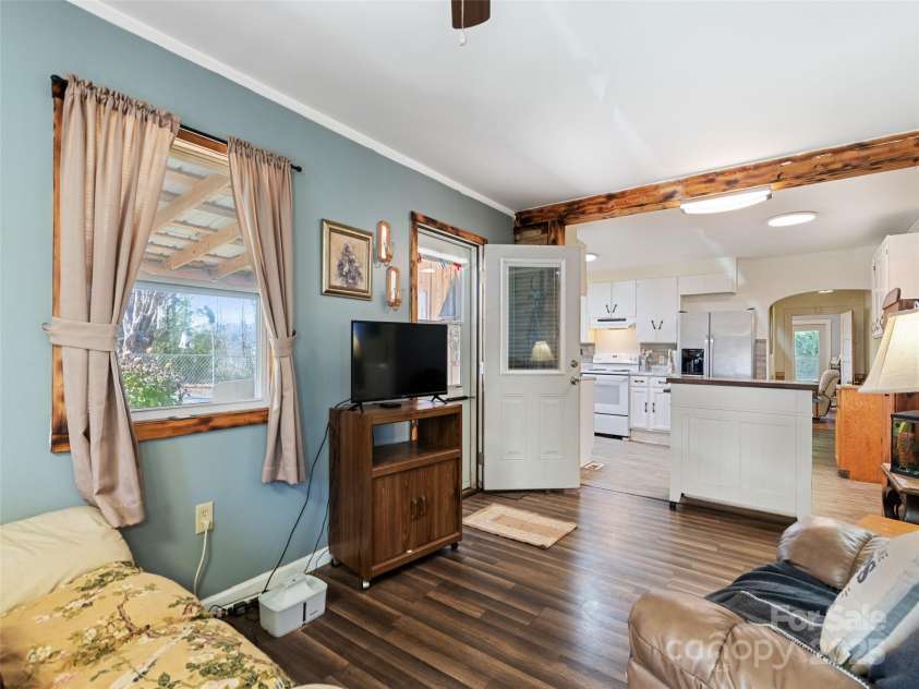 12 Messer Valley Lane, Canton, NC 28716.  MLS# CAR4202635, YatesRealty ID 3020. 