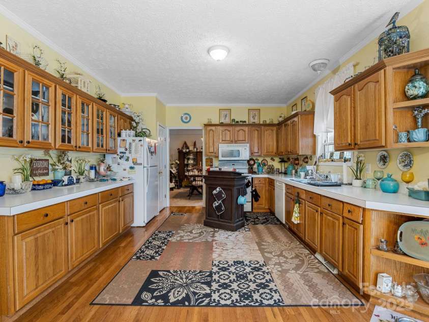 1146 Landrum Road, Columbus, NC 28722.  MLS# CAR4288094, YatesRealty ID 30200. 