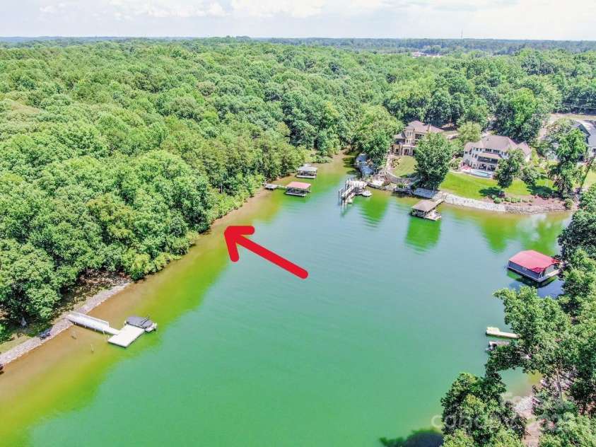 127 Melrose Lane, Mooresville, NC 28117.  MLS# CAR4288916, YatesRealty ID 30201. 